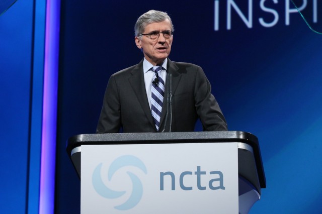 photo of FCC reportedly close to reclassifying ISPs as common carriers image