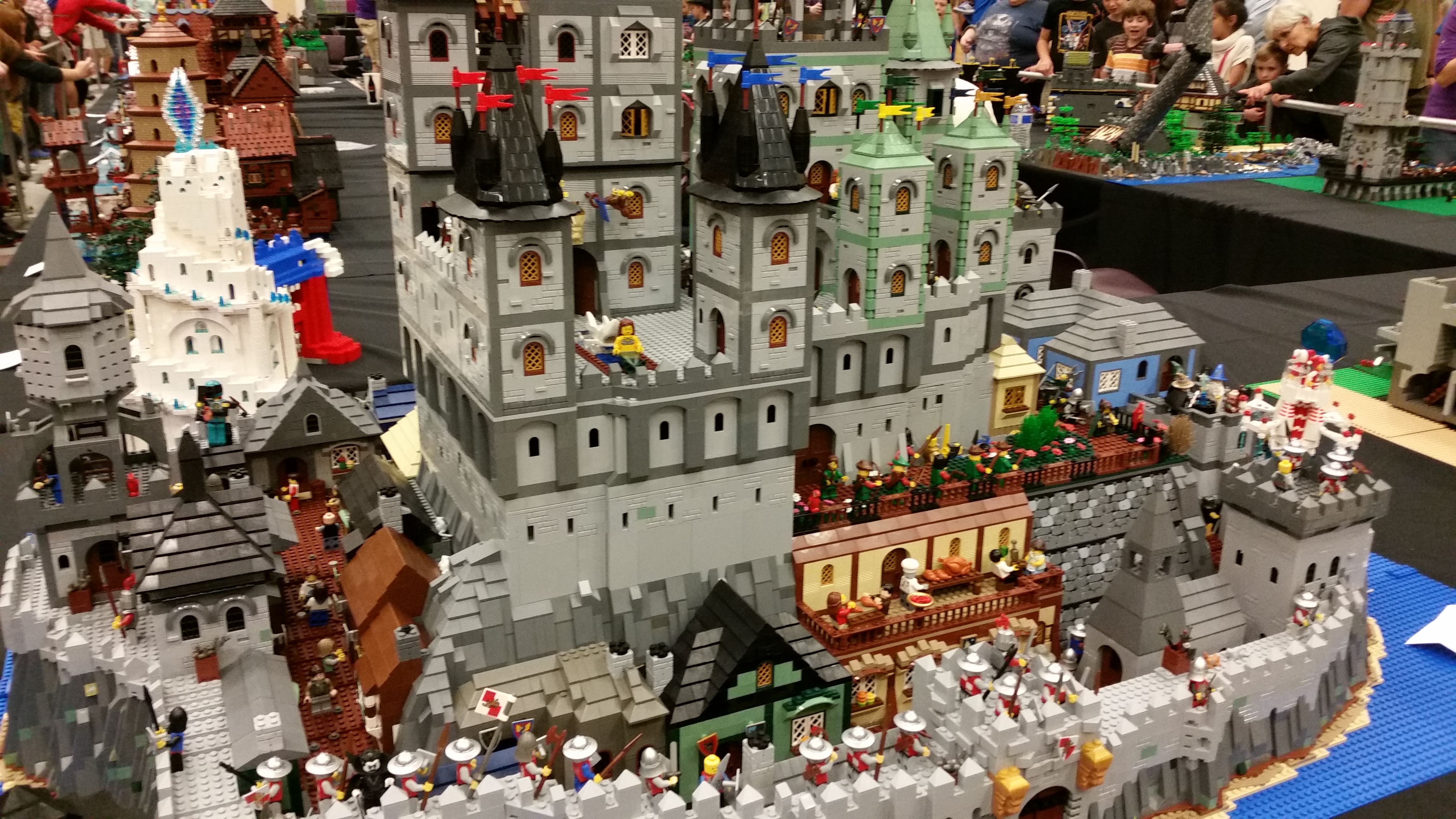 set-675-biggest-lego-castle-investingbb