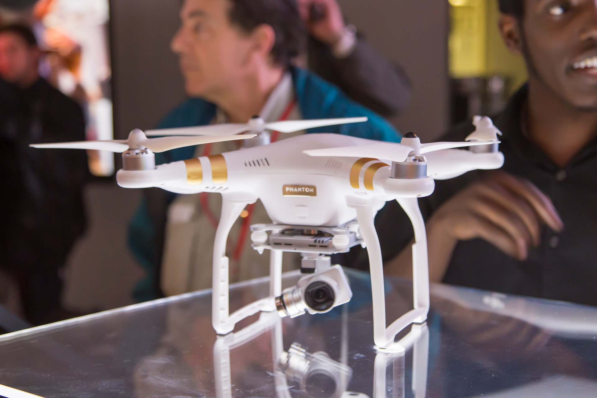 DJI introduces the Phantom 3, a 4K camera quadcopter for $1,249 | Ars Technica