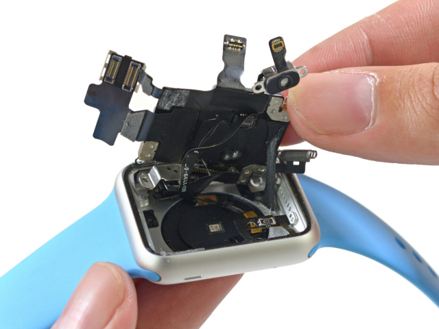photo of iFixit: Replacing the Apple Watch’s battery is easy, replacing the S1 is hard image