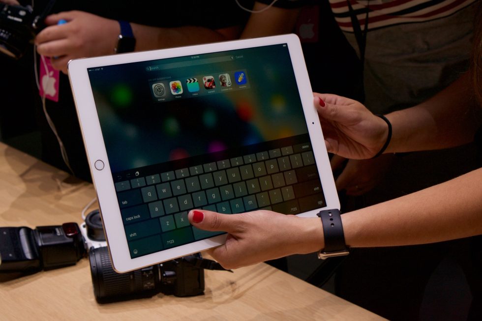 Hands-on with the iPad Pro, its keyboard, and its pencil | Ars Technica