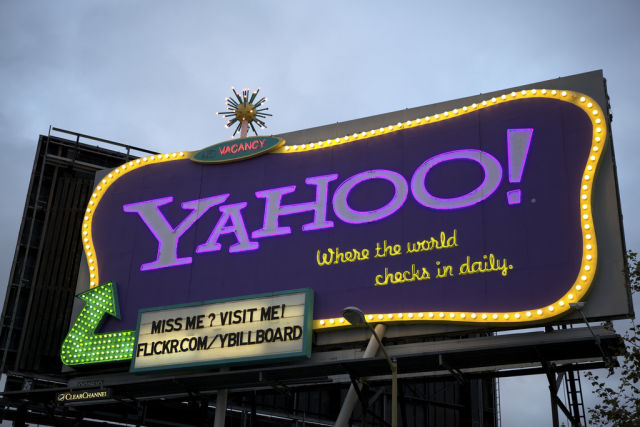 photo of Verizon reportedly in the market to buy Yahoo for large user base image