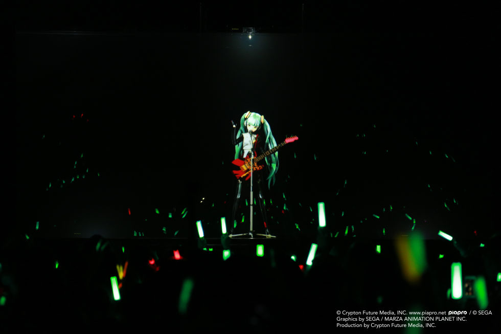 Review Japanese Hologram Pop Star Hatsune Miku Tours North America 
