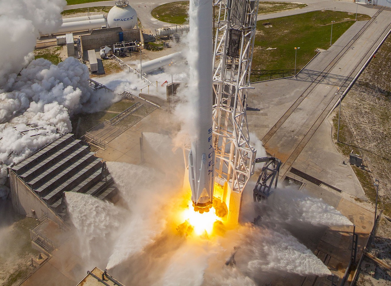 [Updated with video] Major explosion during a test firing of SpaceX’s rocket | Ars ...