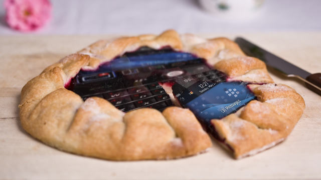 RIM is in trouble: who will buy the BlackBerry pie?