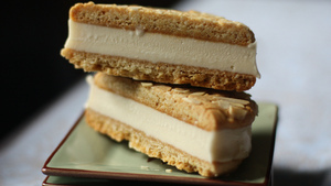 Week on the web: Ice Cream Sandwich looks delicious