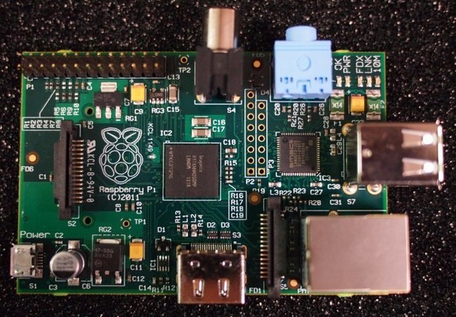 Raspberry Pi's $35, 700MHz Linux computer enters manufacturing