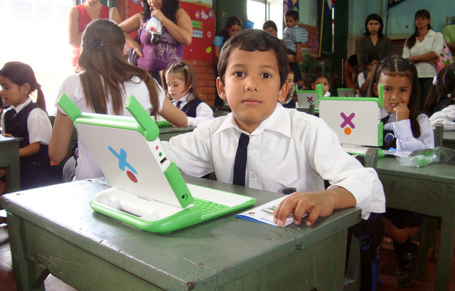 kid learning laptop