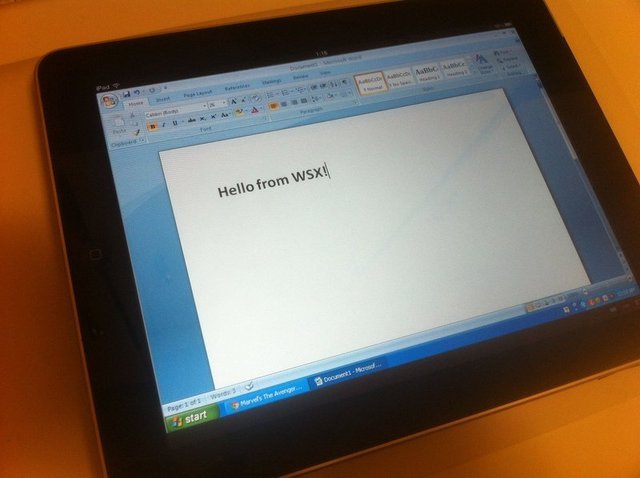 Accessing a virtualized Windows XP desktop from a tablet with VMware WSX