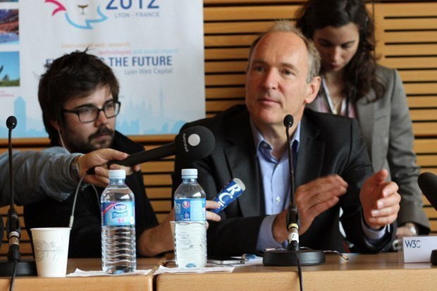 Tim Berners-Lee at a press conference at W3C