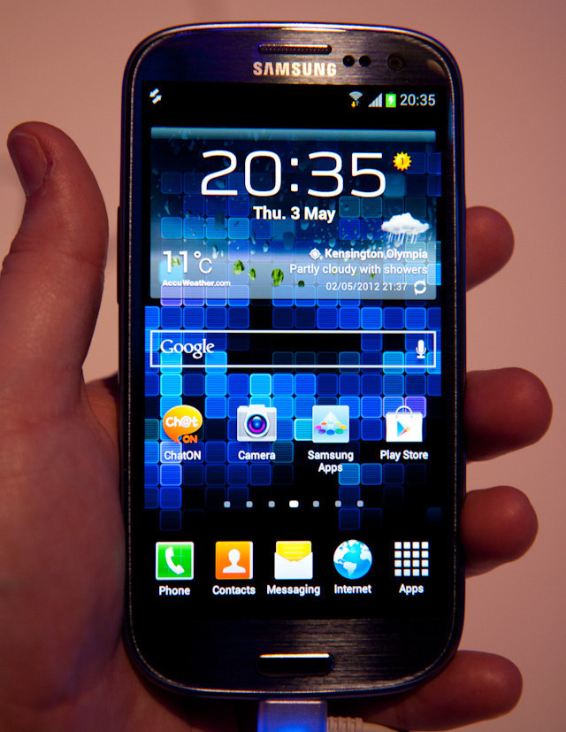 Samsung Galaxy S Iii Hands On Fast Thin And A Little Bit Cheap Feeling Ars Technica