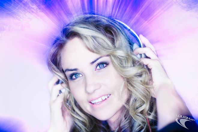 Listener Machine The Listening Machine converts 500 people’s tweets into music - Ars ...