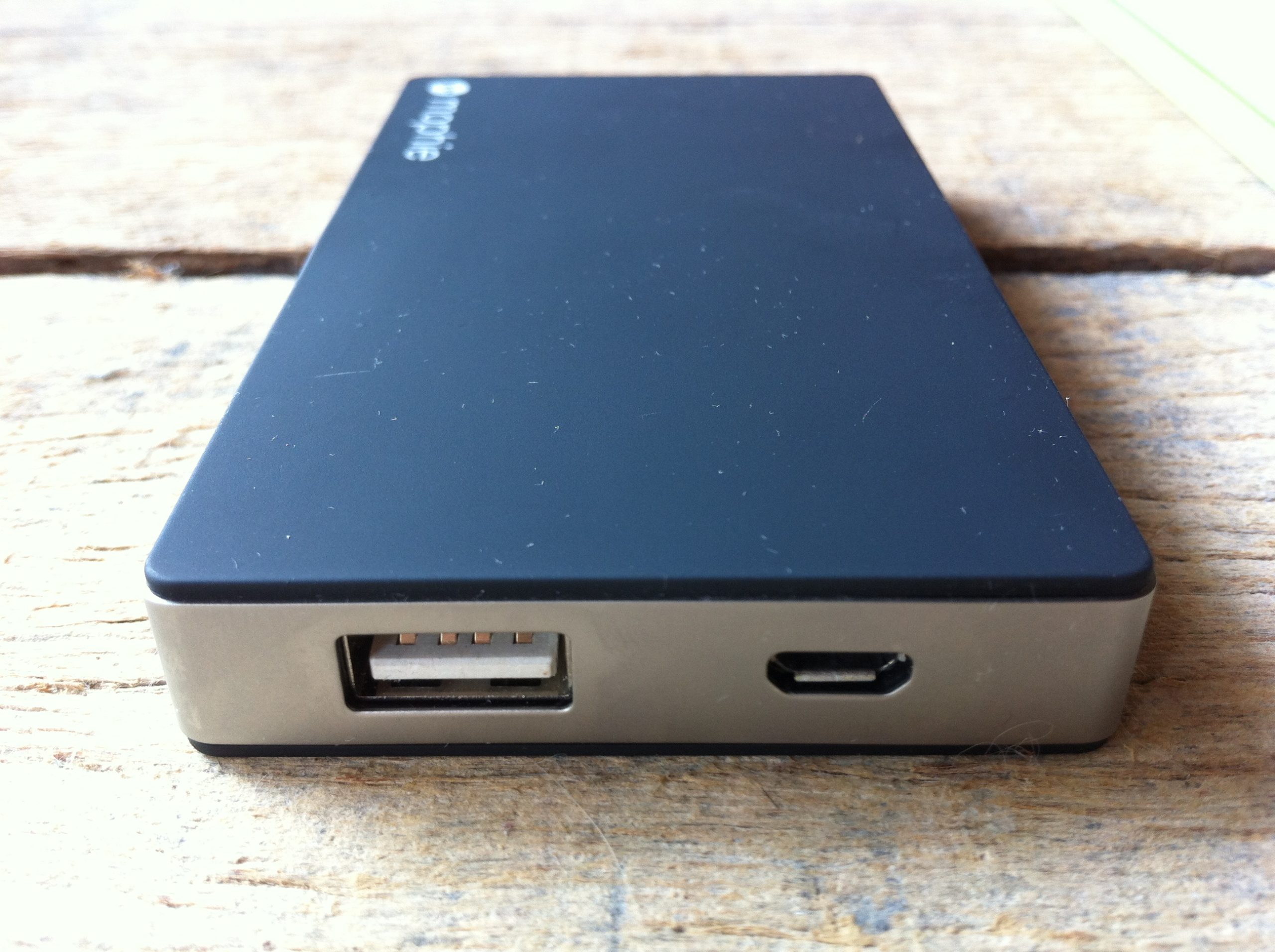 mophie juice pack won t charge phone