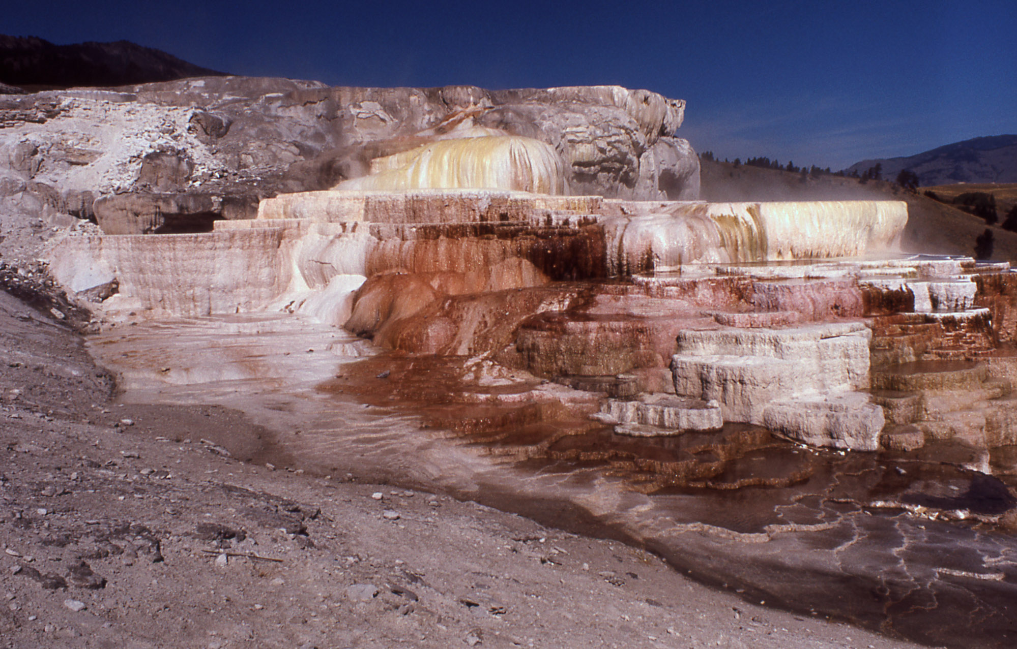 Yellowstone Postile Rocks Researchers ponder what's next in volcanic Yellowstone - Ars Technica