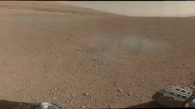 Curiosity does color, too, showing off the Red Planet's surface.