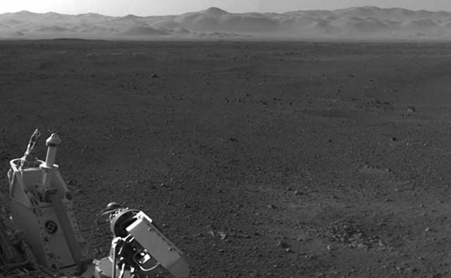 Curiosity Beams Back First 360 Degree Panorama Of Gale Crater Aero News Network