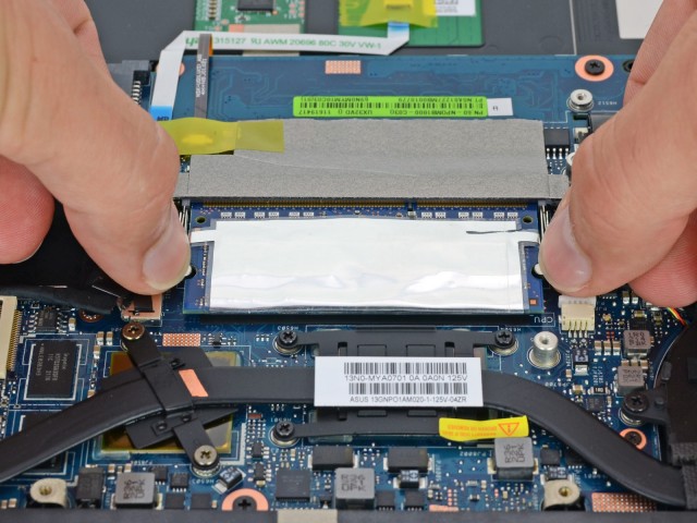 An honest-to-goodness SO-DIMM slot inside an ultrabook? Not impossible, according to Asus.