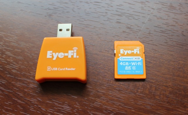 The Eye-Fi wireless SD card and its included card reader.