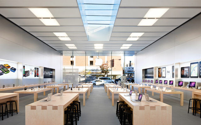 Apple Stores, like this one in Lincoln Park, Chicago, generally exude cleanliness and order.