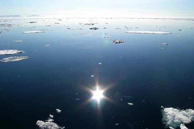 Arctic ice cap set for record-breaking summer melt session