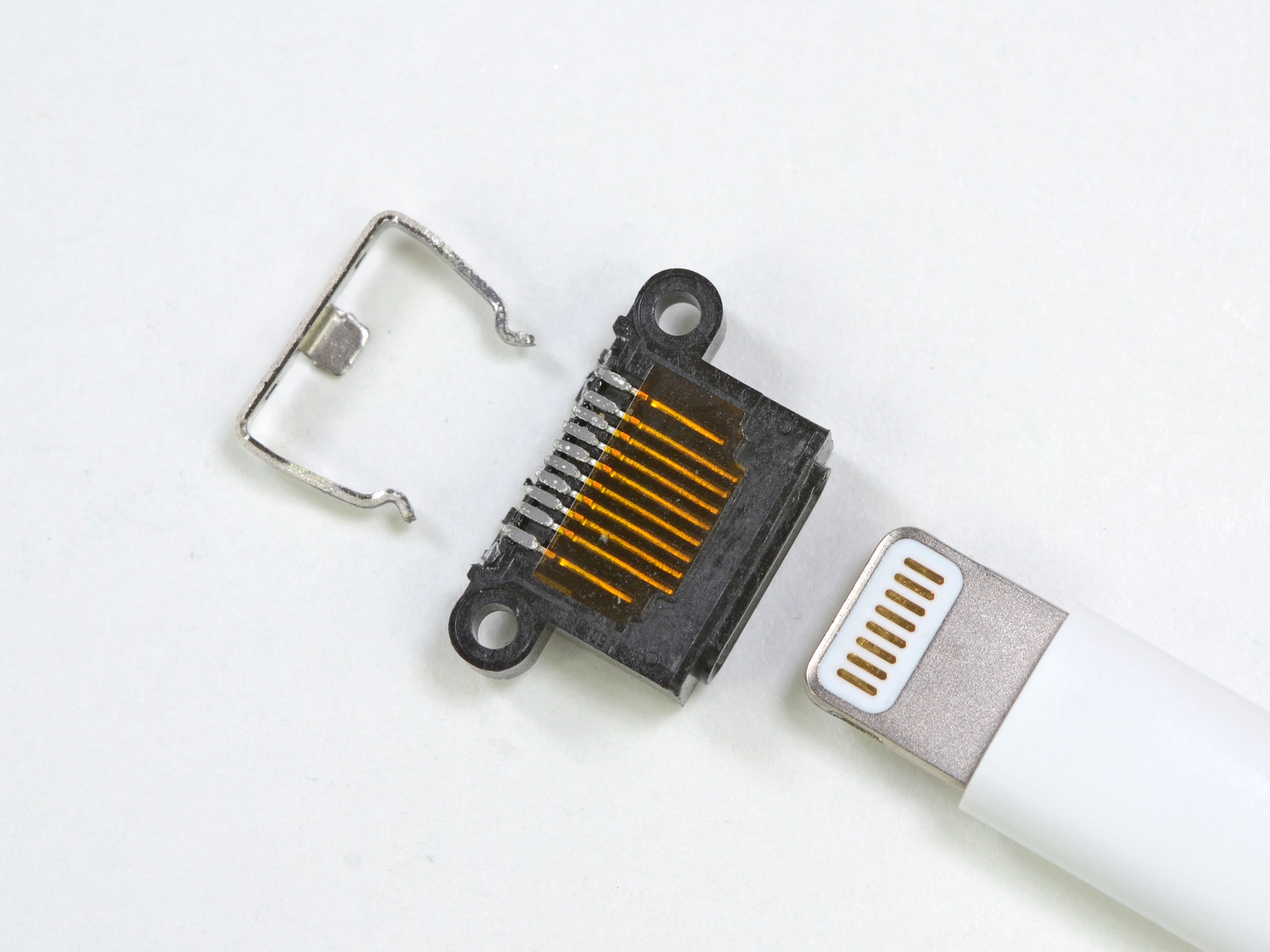 testing lightning cable connector on iphone 6s