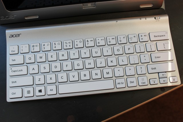 A Bluetooth keyboard is also included for use with the cradle.