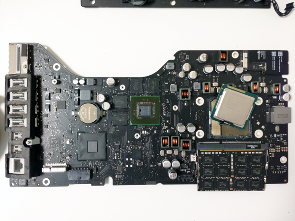 The GPU appears to share board space with the CPU instead of having its own MXM daughterboard.