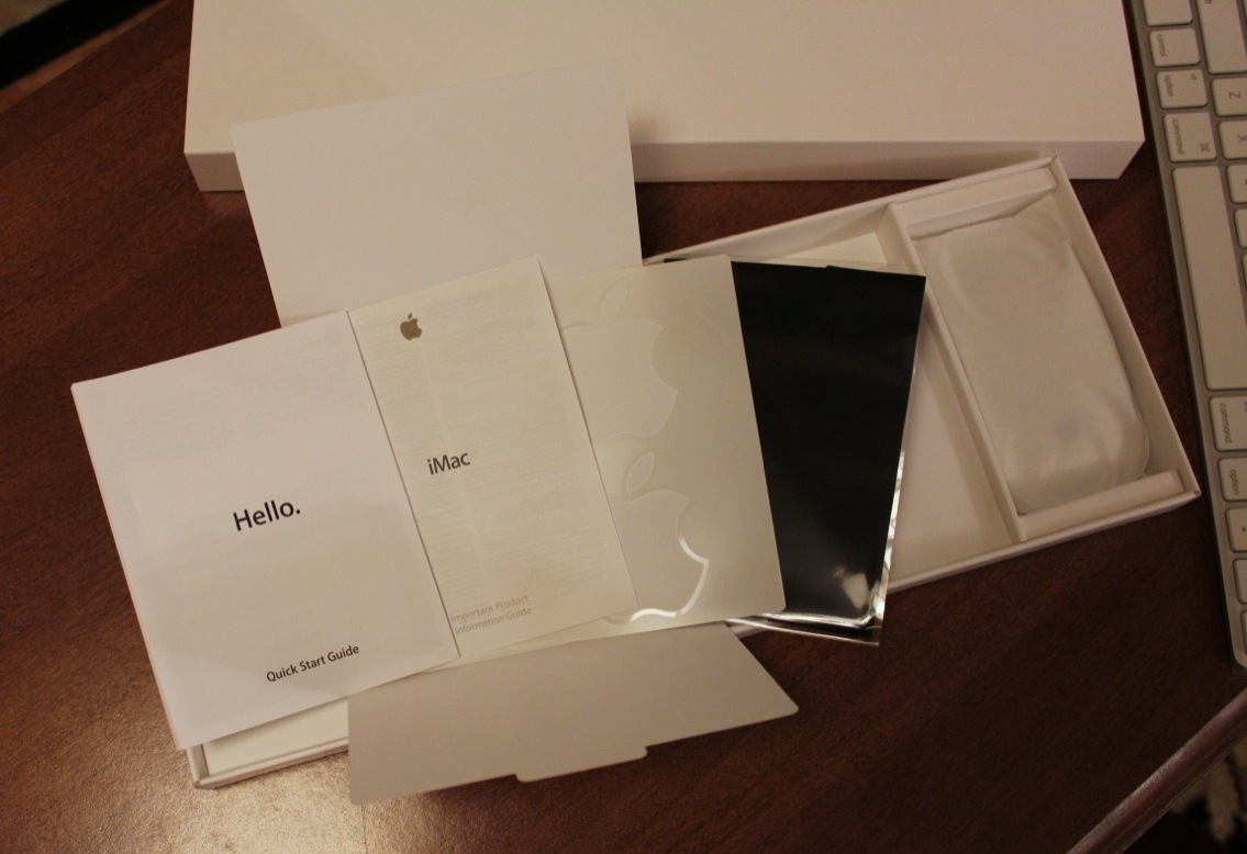 Taking the new iMac out of its weird-shaped box - Ars Technica