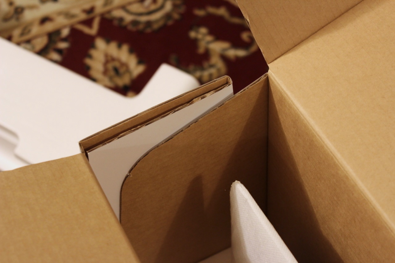 Taking the new iMac out of its weird-shaped box - Ars Technica