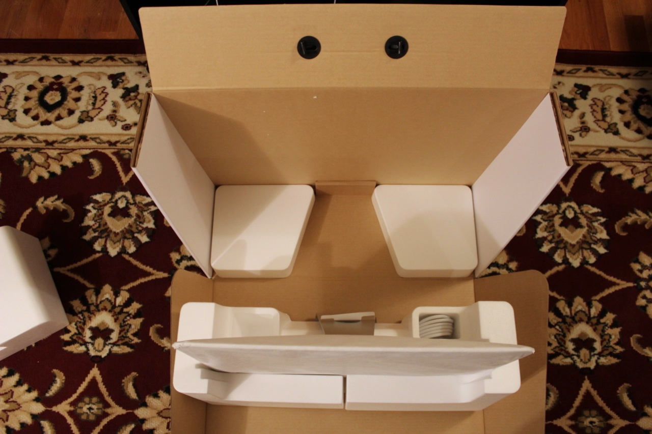 Taking the new iMac out of its weird-shaped box - Ars Technica