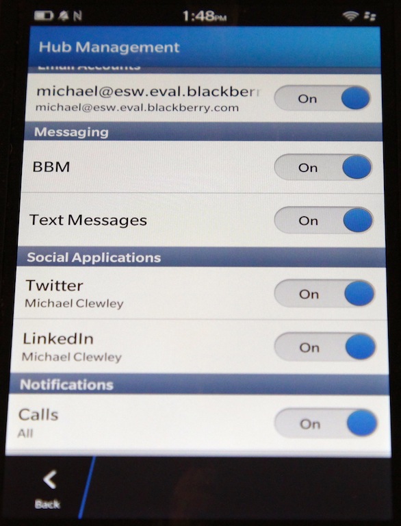 The BlackBerry Hub's settings menu.