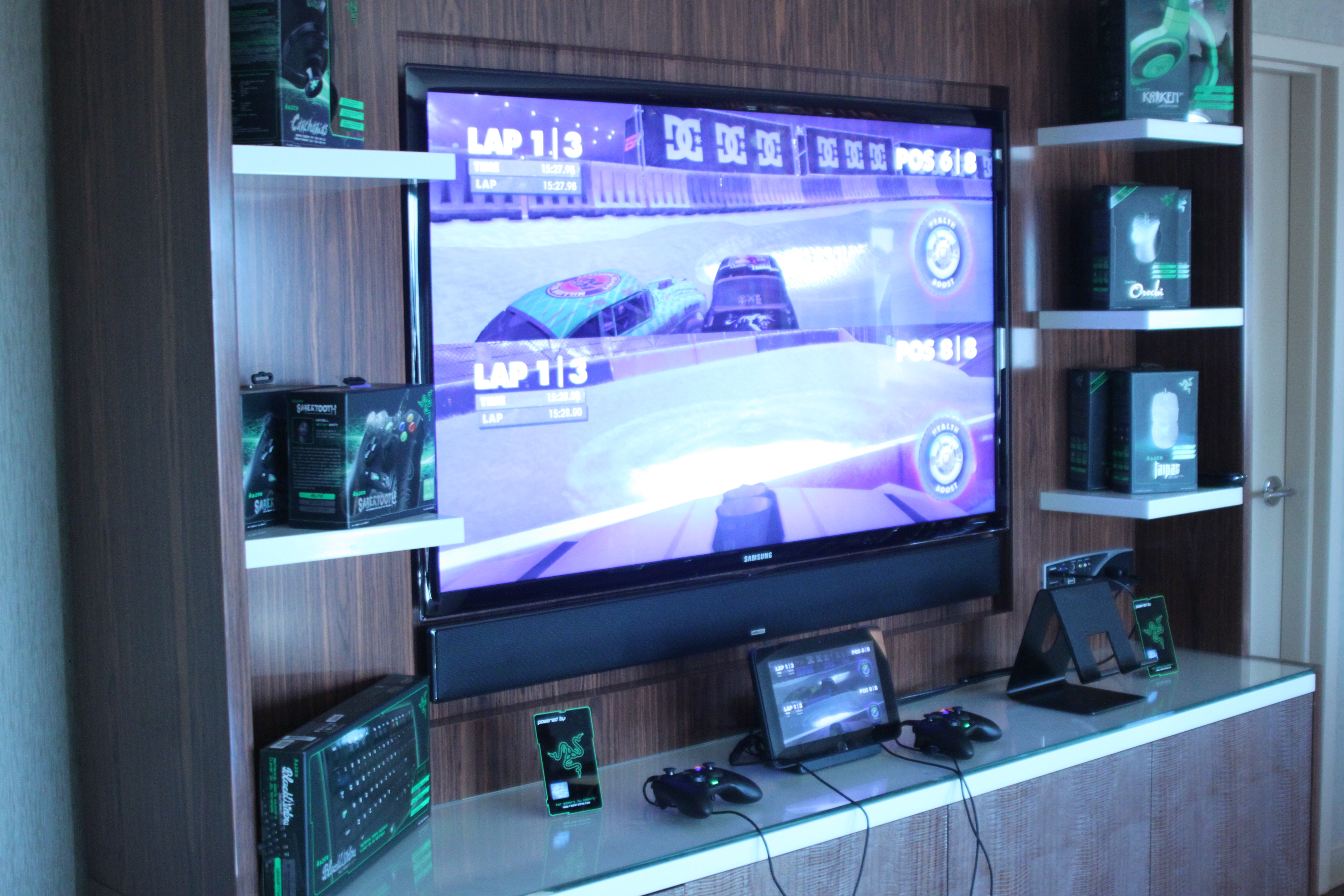 Hands-on with the Razer Edge A mid-range gaming PC 