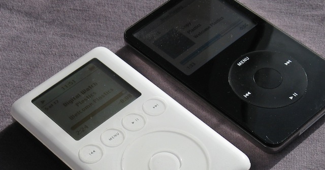 The iPod 3G and iPod 5G with unbacklit screens.