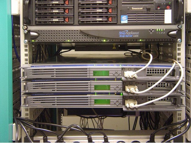 Intel wants to kill the traditional server rack with 100Gbps links
