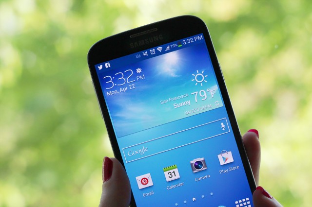 Samsung Galaxy S 4: The empire strikes back with a faster, sleeker handset