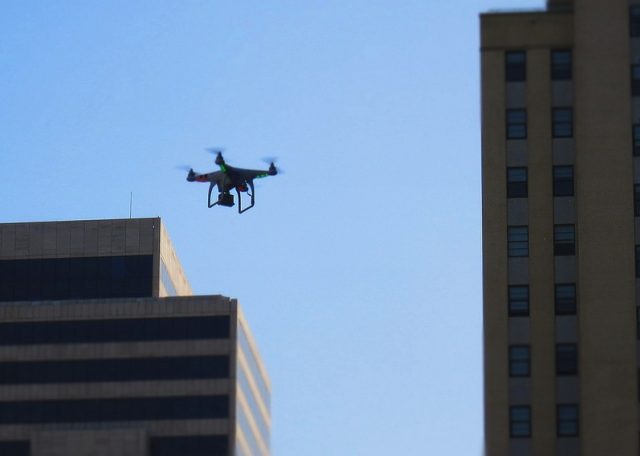 Drone flies within “a few hundred feet” of descending Southwest flight