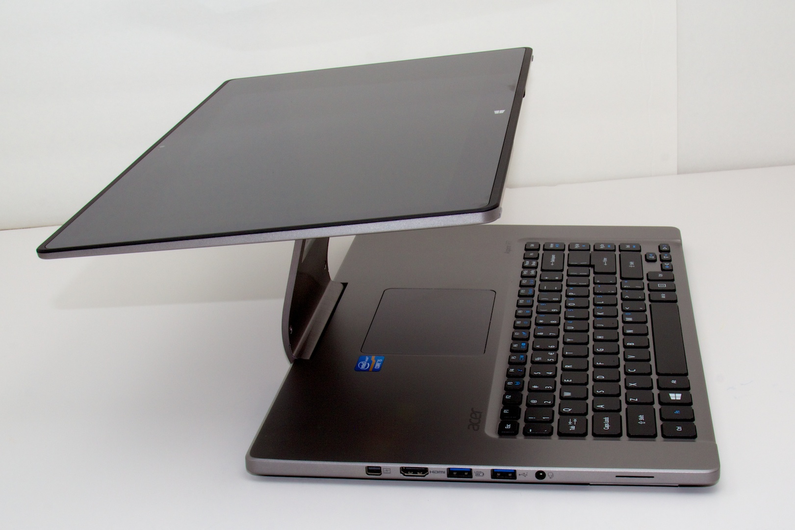 Review: Acer Aspire R7 tries really hard to address needs no one has ...