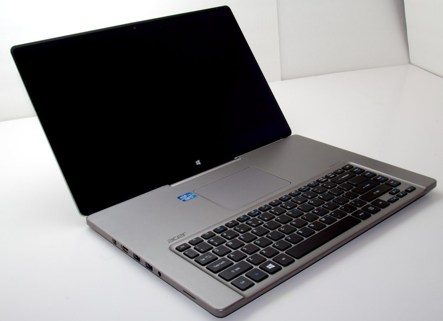 Review: Acer Aspire R7 tries really hard to address needs no one has ...