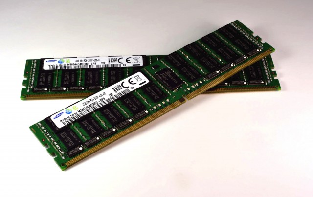 Samsung's 32GB DDR4 modules.