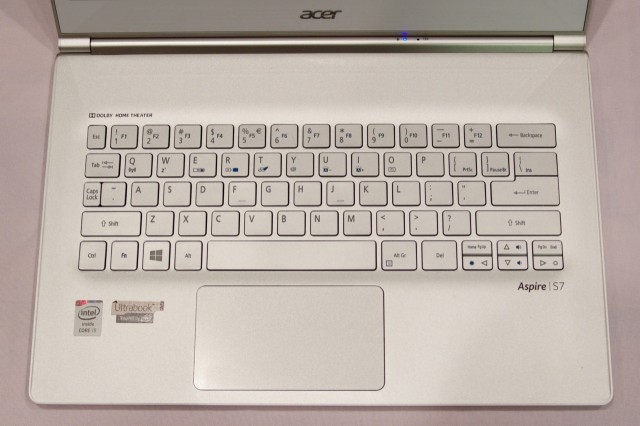 The new S7 lacks the hokey “Professionally Tuned” label that the old one had above the keyboard. This implies that Acer either rethought the label, or it has fired its professional tuners.