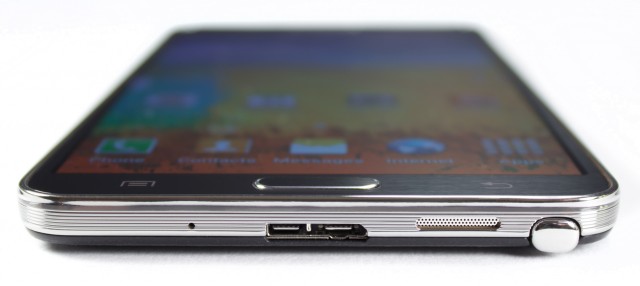 The bottom of the Note 3, with the new micro-USB 3.0 port.