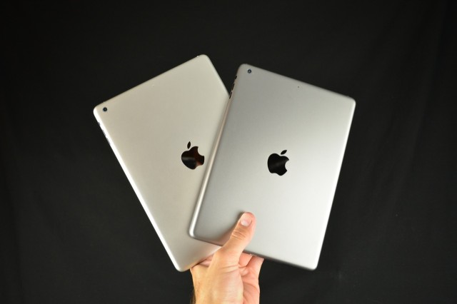 An alleged shot of the next iPad's rear cover in silver and "space grey."