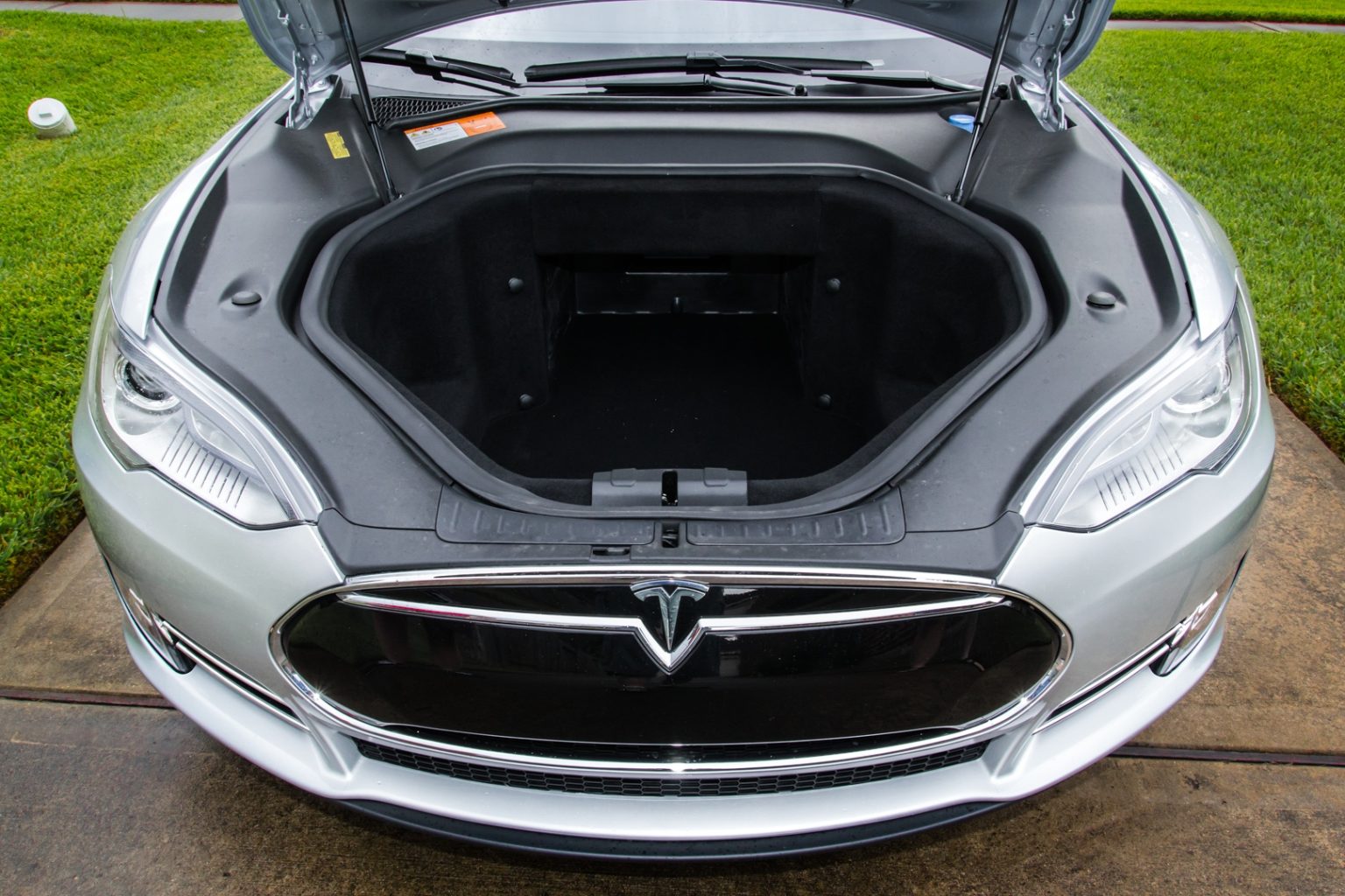 Review: Tesla Motors’ all-electric Model S is fast—but is it a good car ...