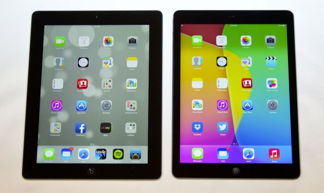The iPad Air (right) has slimmer bezels than the fourth-generation iPad (left).