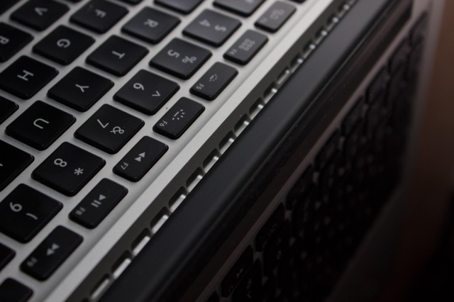 The hinge vents in the 13-inch retina MacBook Pro seem absurdly large, but then, the model is down to <a href="http://arstechnica.com/apple/2013/10/ifixit-hard-to-fix-13-retina-macbook-pro-now-has-only-one-fan/">only one fan.</a>