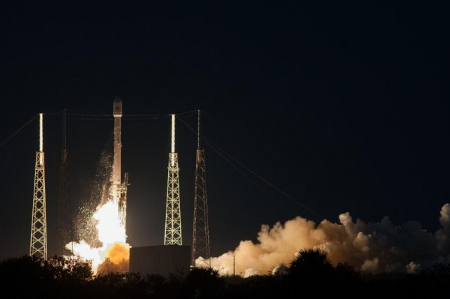 SpaceX successfully launches its first attempt at geosynchronous orbit