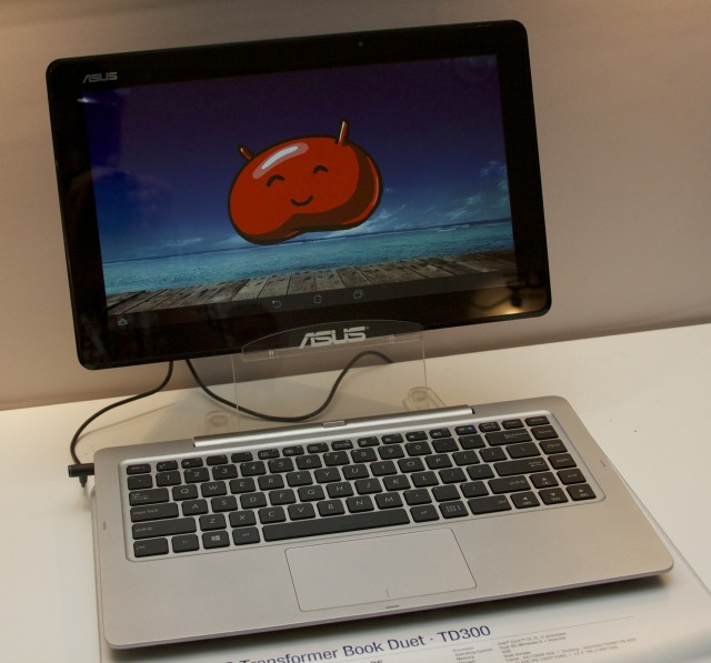 The Transformer Book Duet runs Android 4.2.2. Vague promises about future updates were all we could get from Asus.