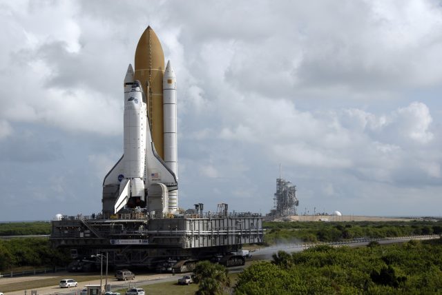 STS-129_Atlantis_Launch_Pad_39A_Rollout_