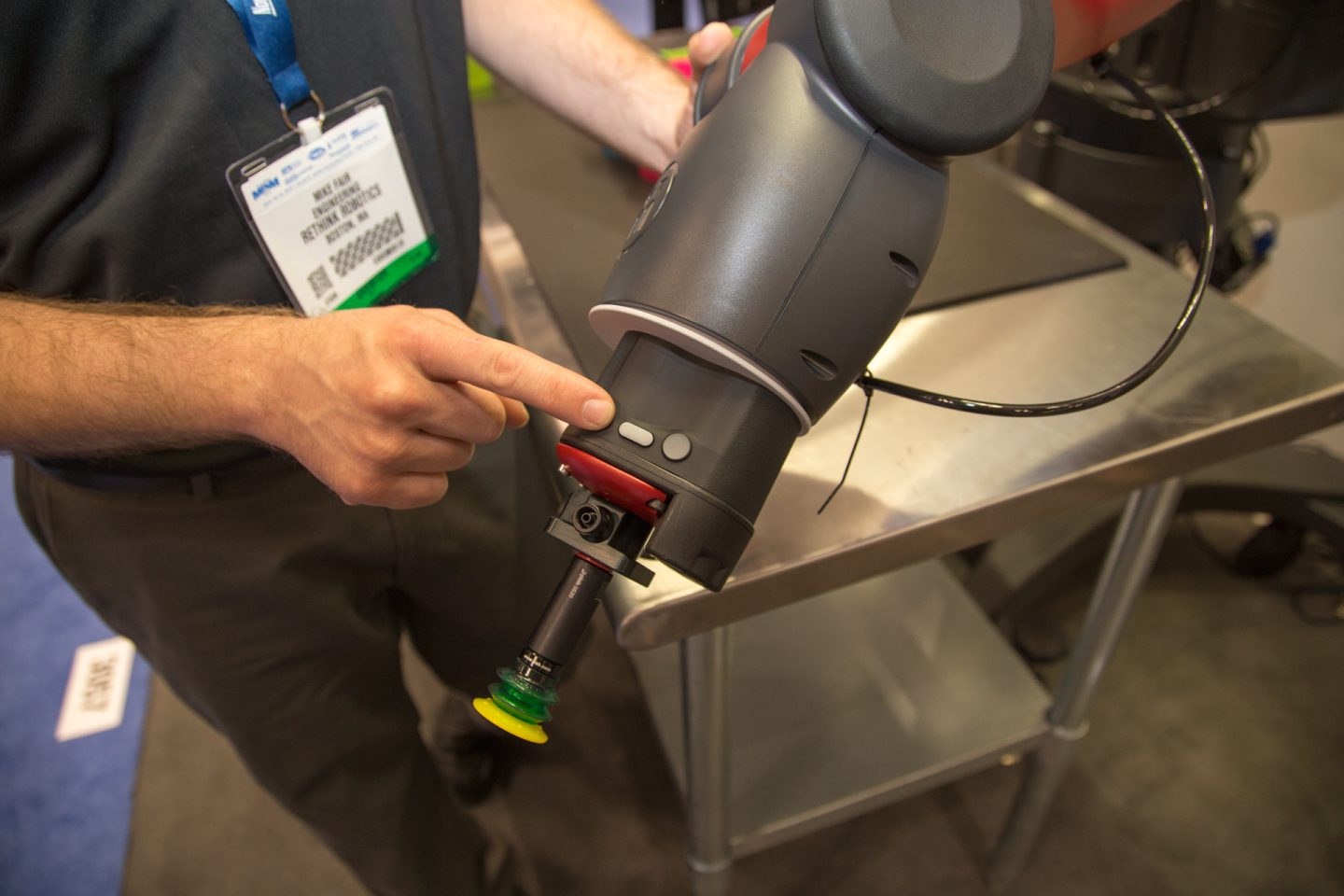 Hands-on with Baxter, the factory robot of the future - Ars Technica