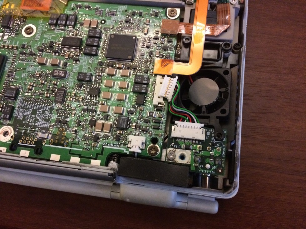 Replacing the wonky old power jack with a working replacement was both simple and cheap, though like many old laptops the PowerBook is pretty ugly on the inside compared to modern systems.